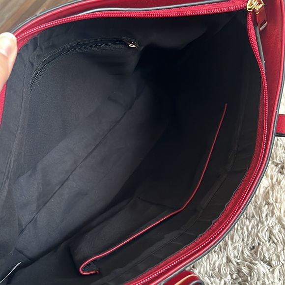 Red Purse - Picture 3 of 8